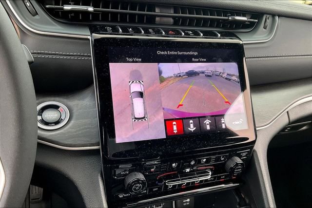 Used 2025 Jeep Grand Cherokee L Limited w/ Luxury Tech Group II image 11