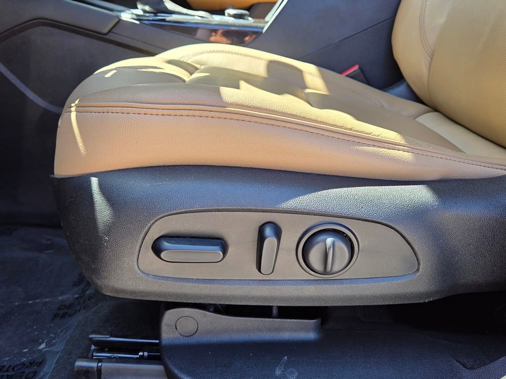 Used 2019 Chevrolet Blazer Premier w/ Driver Confidence II Package image 10