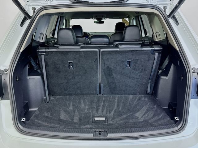 Used 2025 Volkswagen Atlas SE image 26