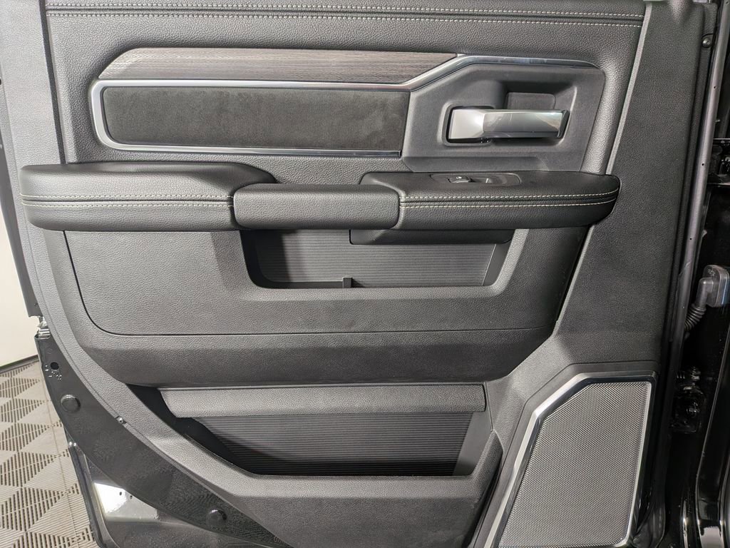 New 2026 RAM 2500 Laramie AWD/4WD image 30