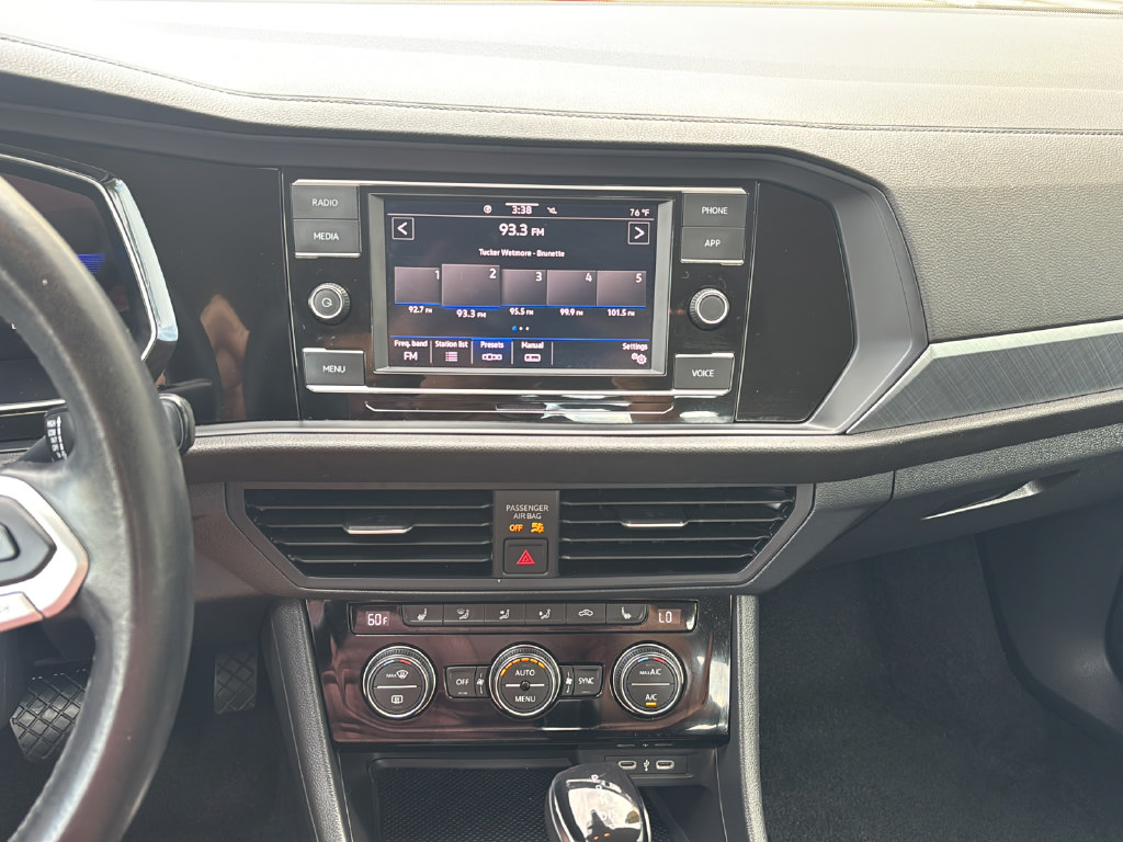 Used 2024 Volkswagen Jetta SE FWD image 15