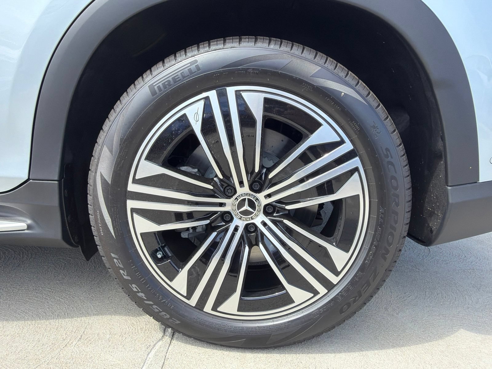 New 2027 Mercedes-Benz EQS 400 4MATIC SUV image 15