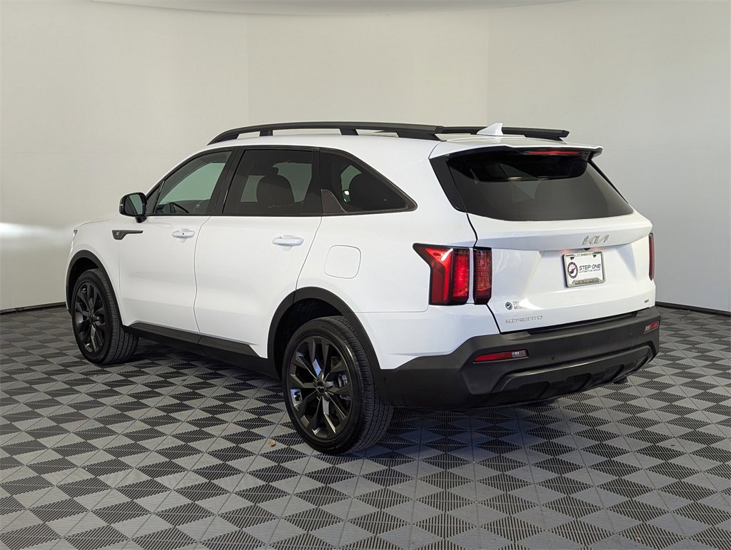 Used 2023 Kia Sorento X-Line EX image 5
