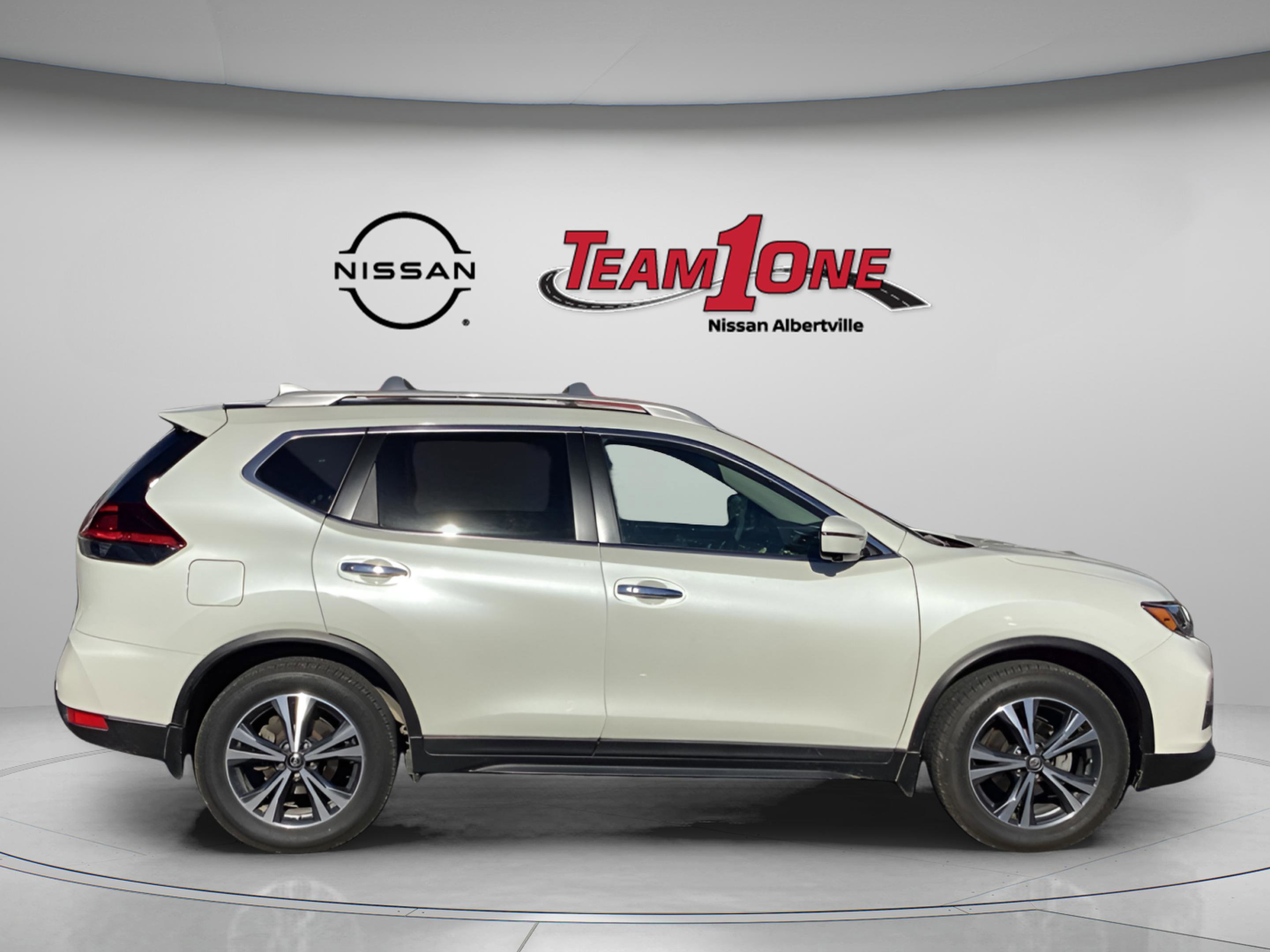 Used 2019 Nissan Rogue SV w/ Premium Package image 7