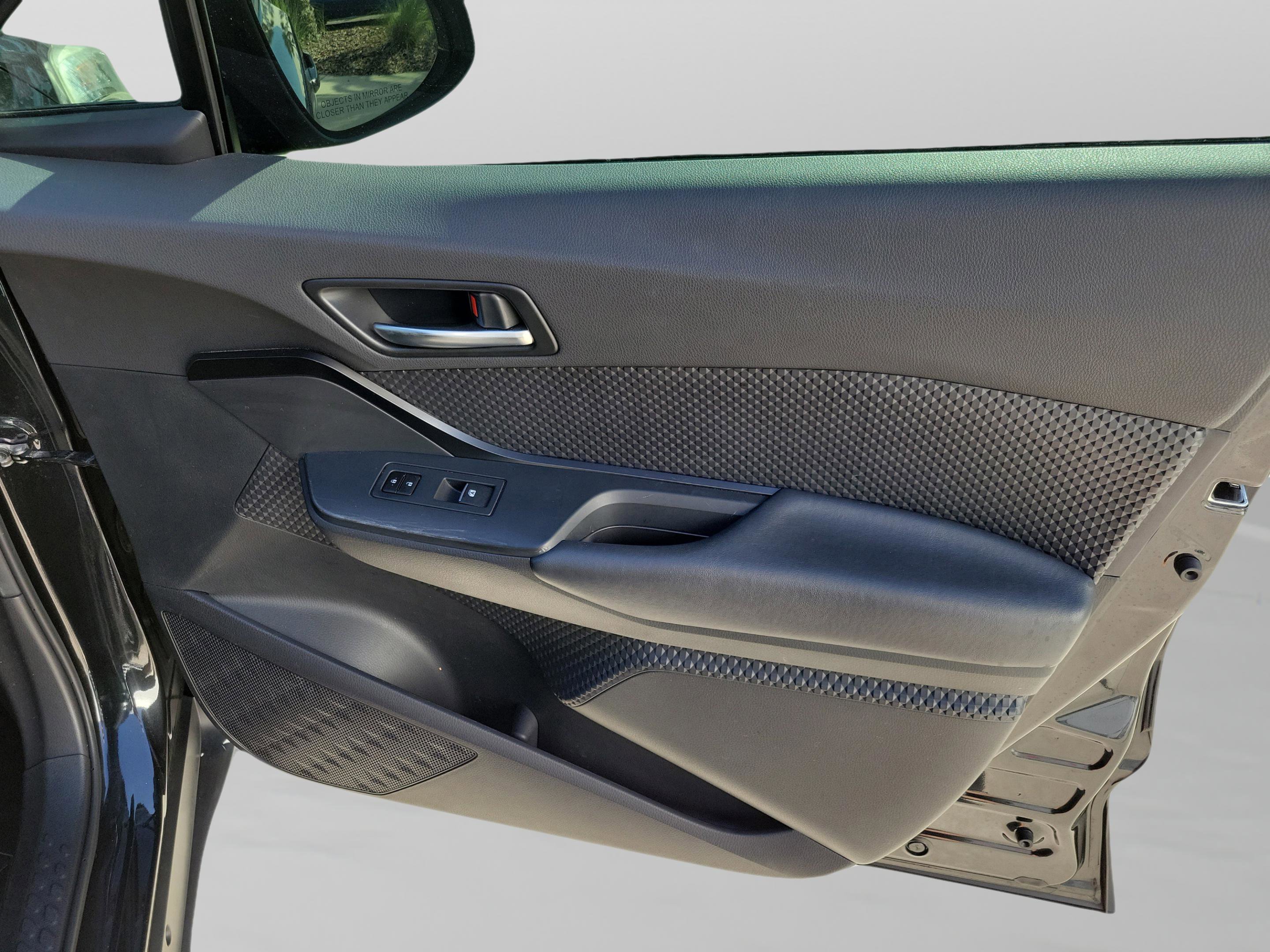 Used 2018 Toyota C-HR XLE FWD image 9