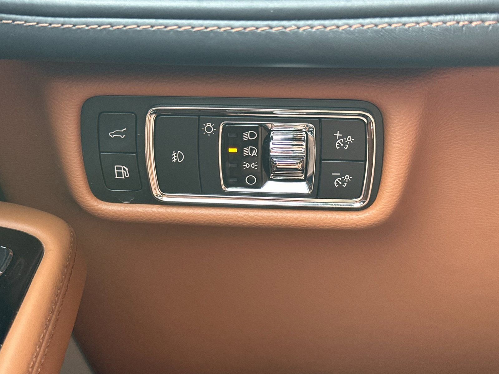 Used 2023 Lincoln Aviator Black Label Grand Touring AWD/4WD image 33