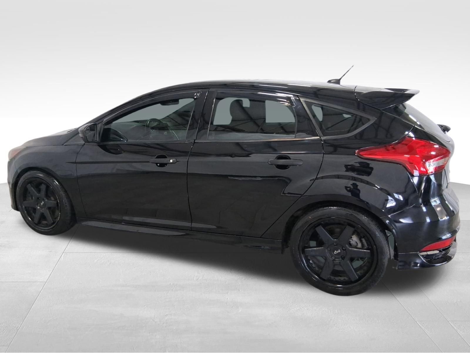Used 2018 Ford Focus ST FWD image 7