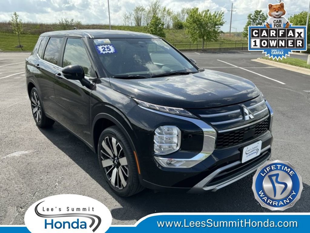 Used 2025 Mitsubishi Outlander SE