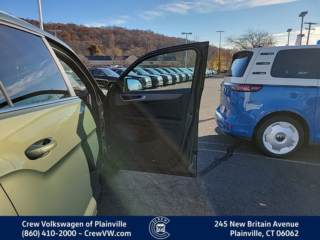 New 2026 Volkswagen Atlas Cross Sport SE image 42