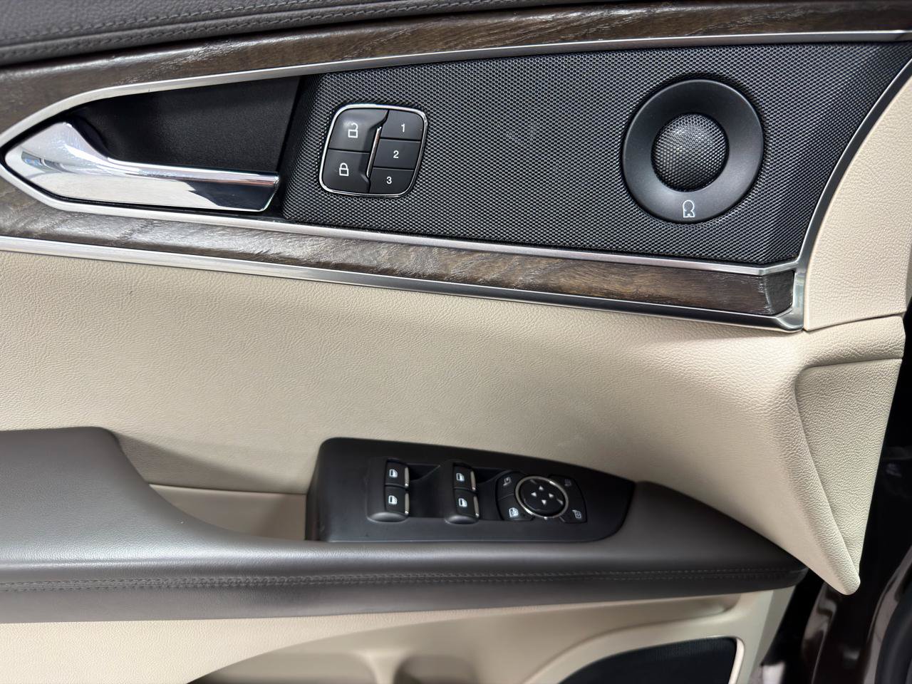 Used 2019 Lincoln Nautilus Reserve AWD/4WD image 15