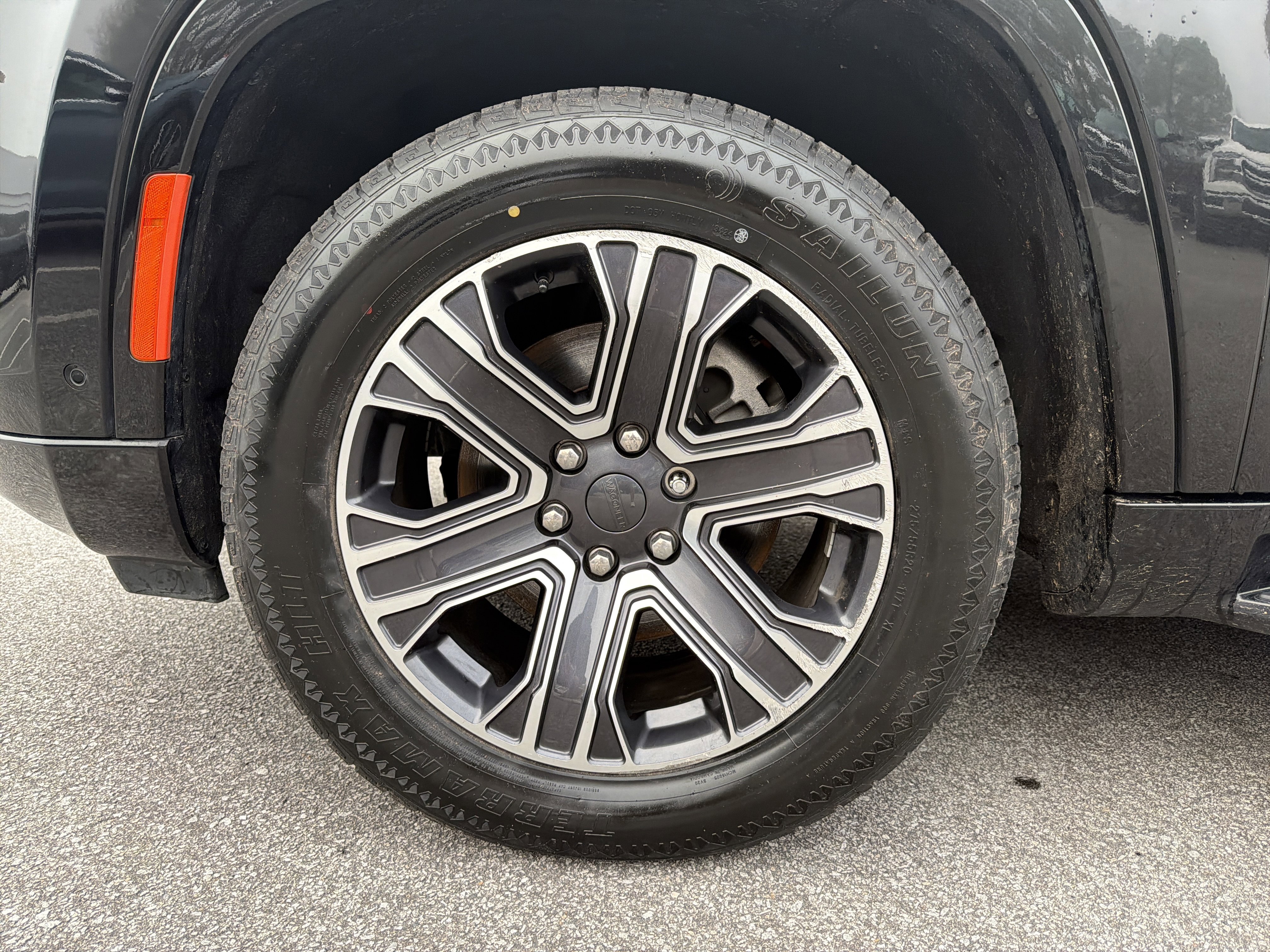 Used 2024 Jeep Wagoneer Series II w/ Flexible Seating Group image 12