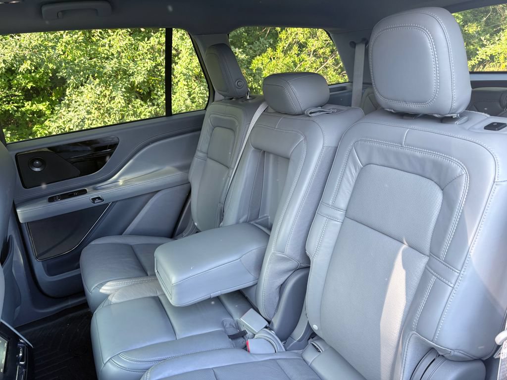 Used 2020 Lincoln Aviator Reserve w/ Elements Package Plus AWD/4WD image 14