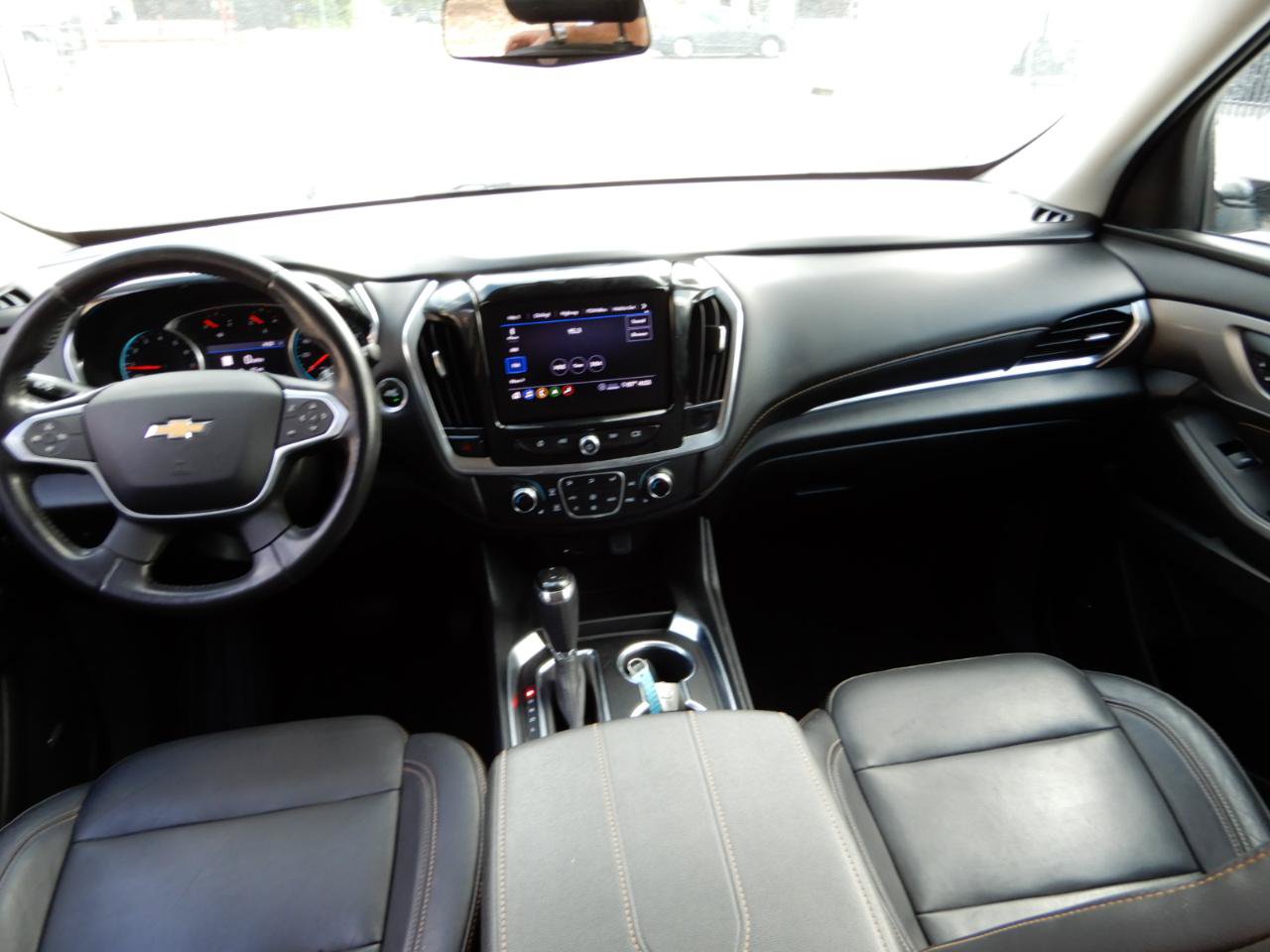 Used 2020 Chevrolet Traverse LT w/ LT Premium Package AWD/4WD image 18
