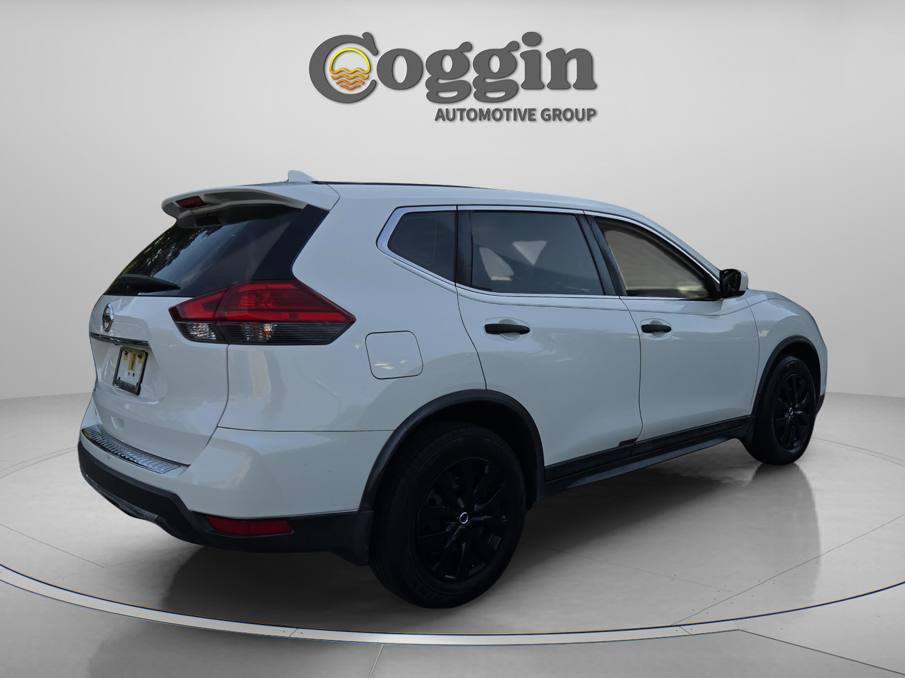 Used 2017 Nissan Rogue S FWD image 5