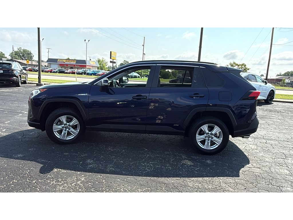 Used 2019 Toyota RAV4 XLE w/ Convenience Package AWD/4WD image 4