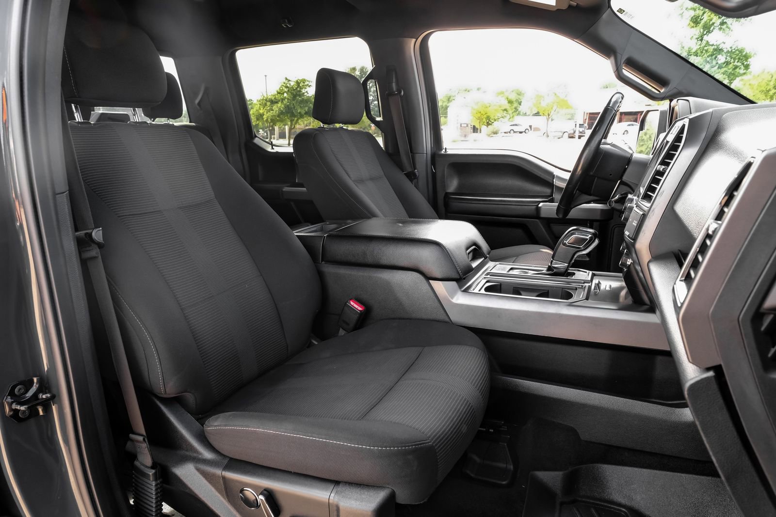 Used 2017 Ford F150 XLT w/ Equipment Group 302A Luxury AWD/4WD image 37
