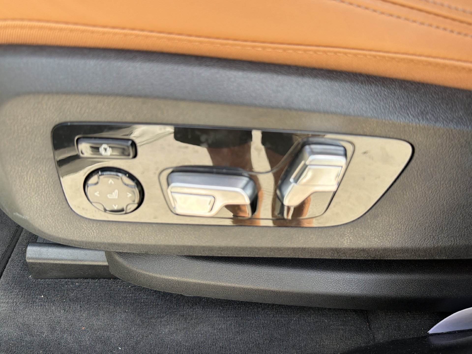 Certified 2026 BMW X5 M60i AWD/4WD image 26