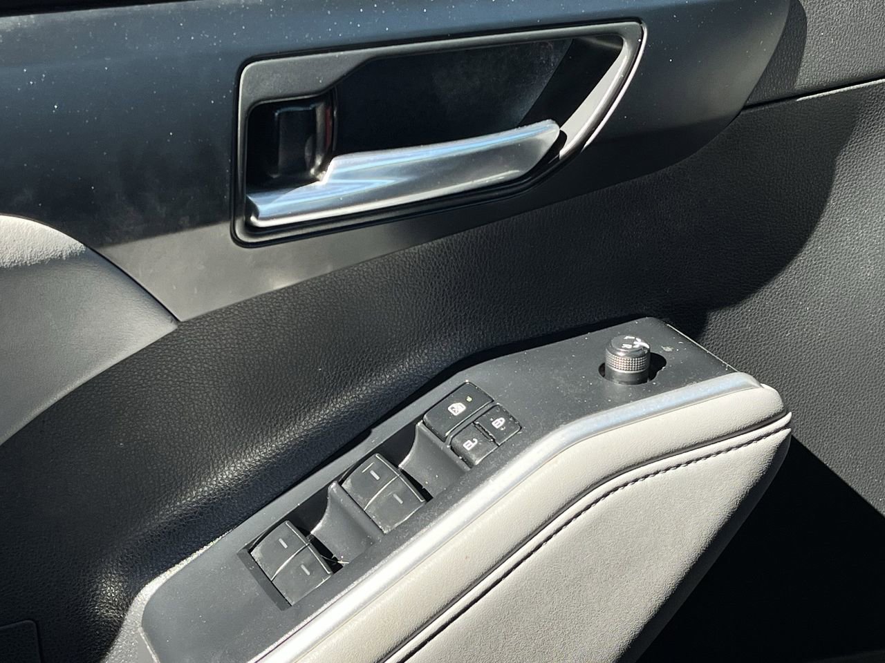 Used 2022 Toyota Highlander XLE image 21