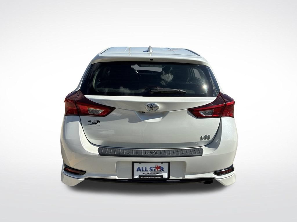 Used 2018 Toyota Corolla iM FWD image 7