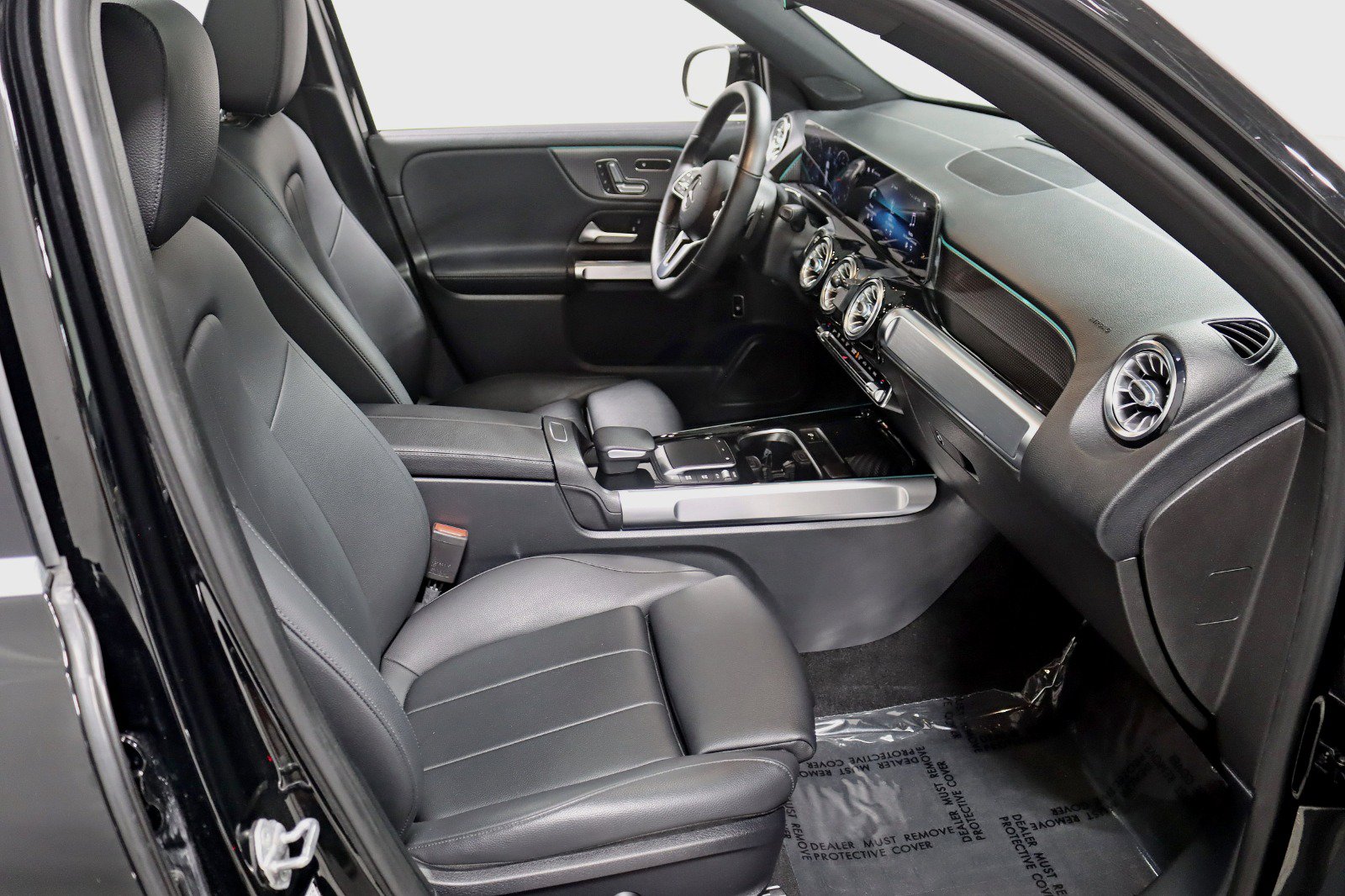 Used 2021 Mercedes-Benz GLB 250 4MATIC w/ Premium Package image 35