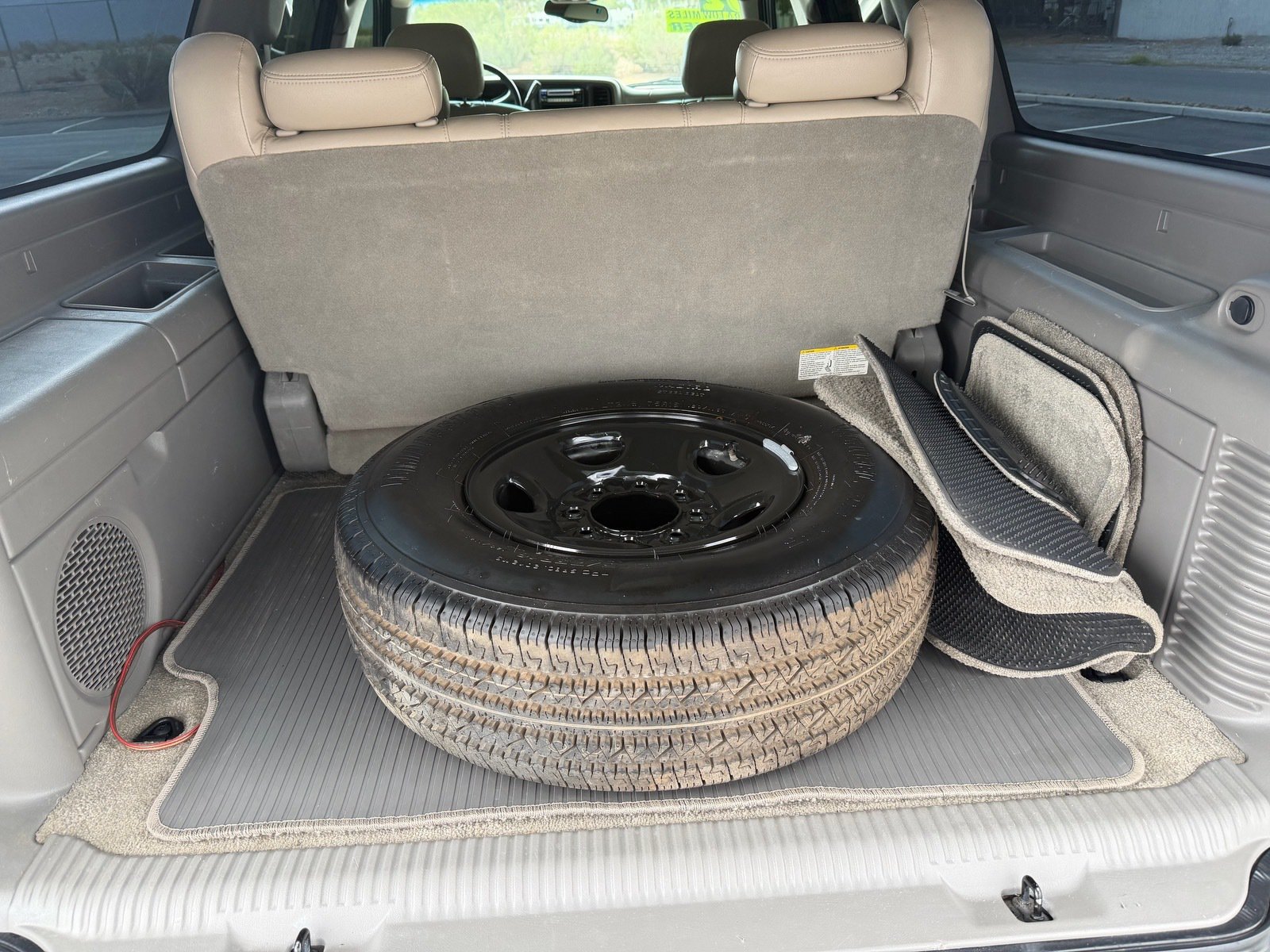 Used 2002 Chevrolet Suburban 2500 LS RWD image 22