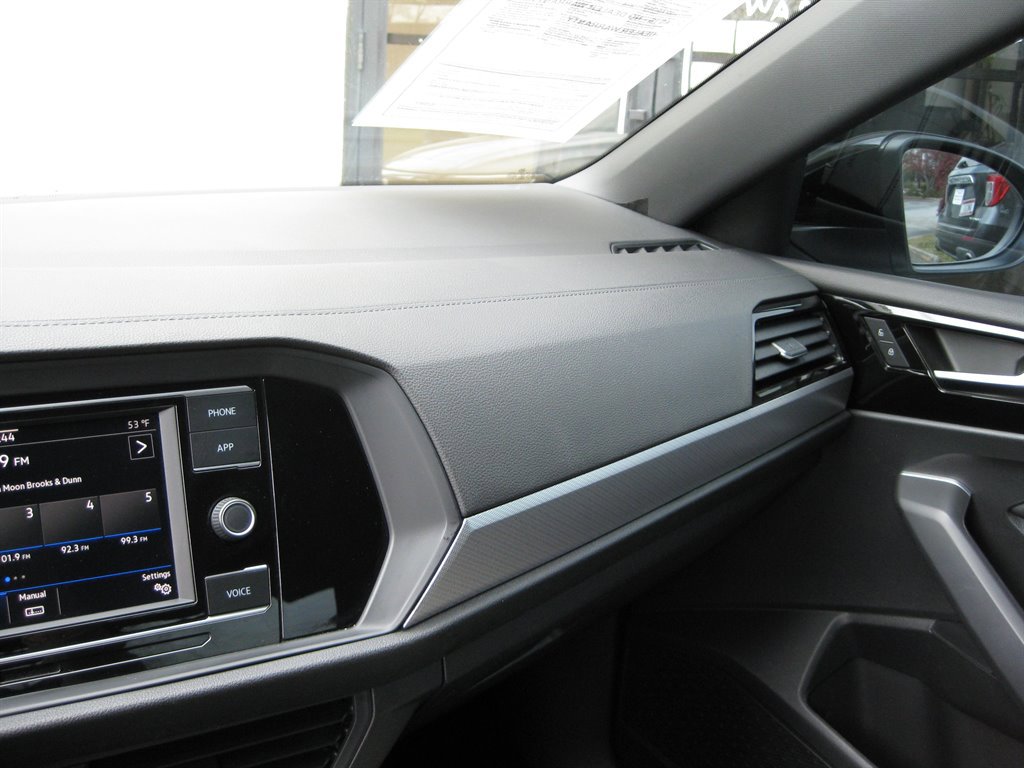 Used 2021 Volkswagen Jetta R-Line w/ R-Line Cold Weather Package image 18