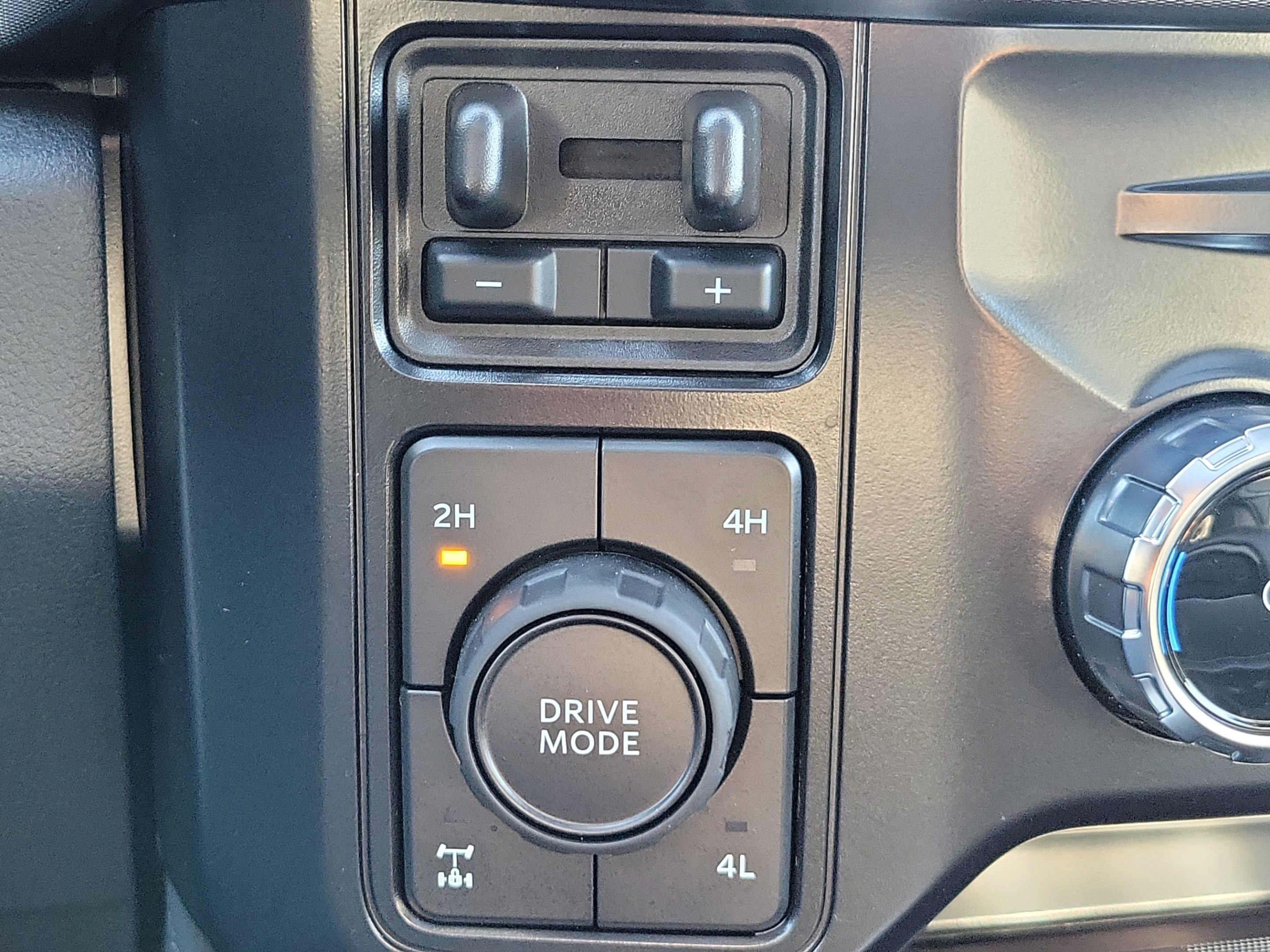 Used 2026 Ford F350 Platinum AWD/4WD image 28
