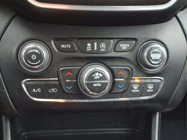 Used 2022 Jeep Cherokee Limited image 20