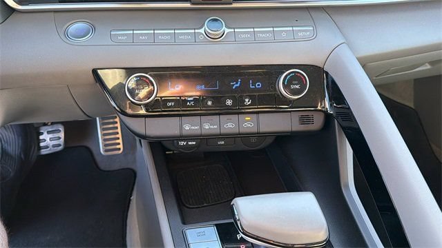 Certified 2025 Hyundai Elantra SEL FWD image 25