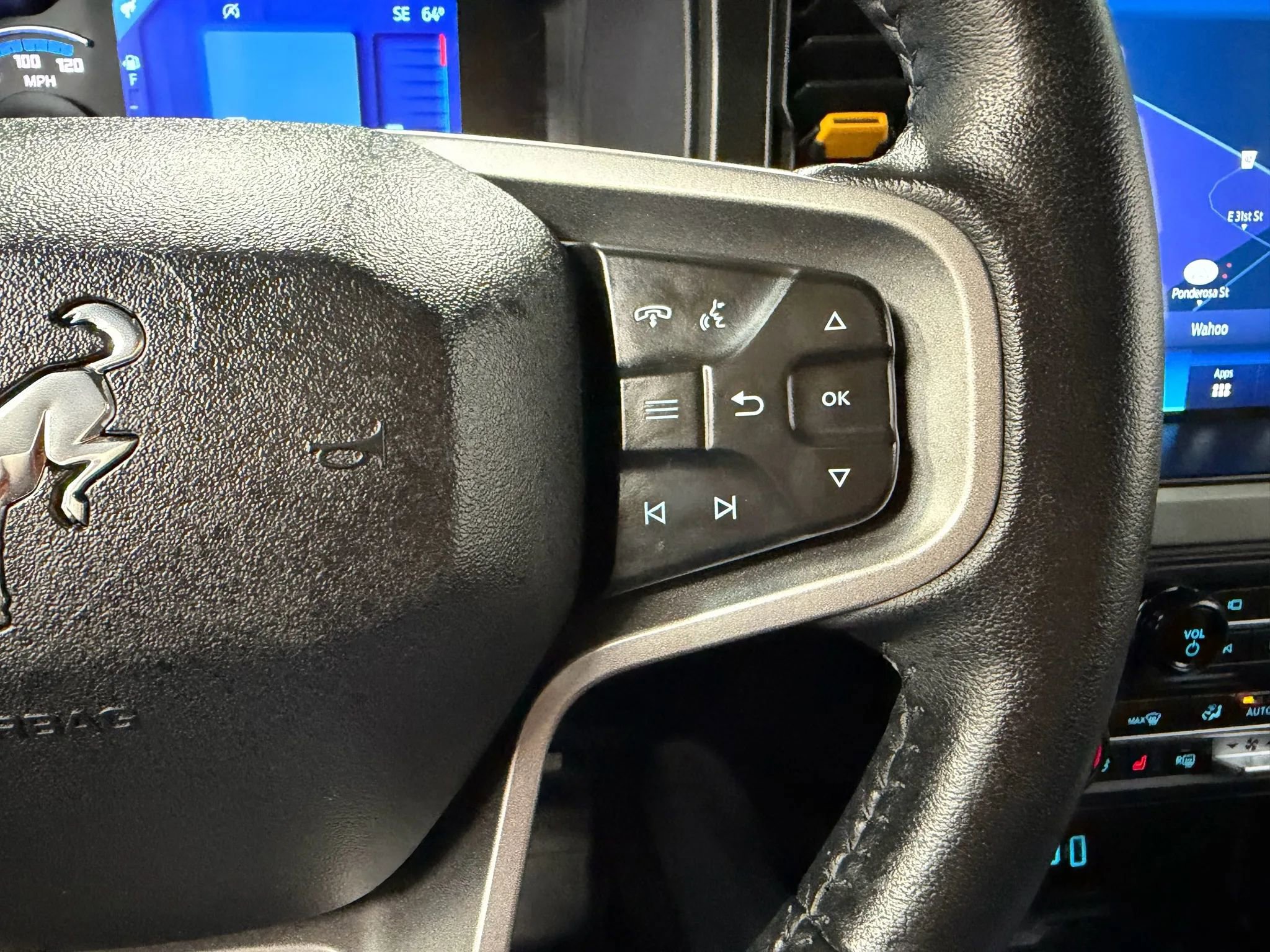 Used 2022 Ford Bronco Badlands image 30