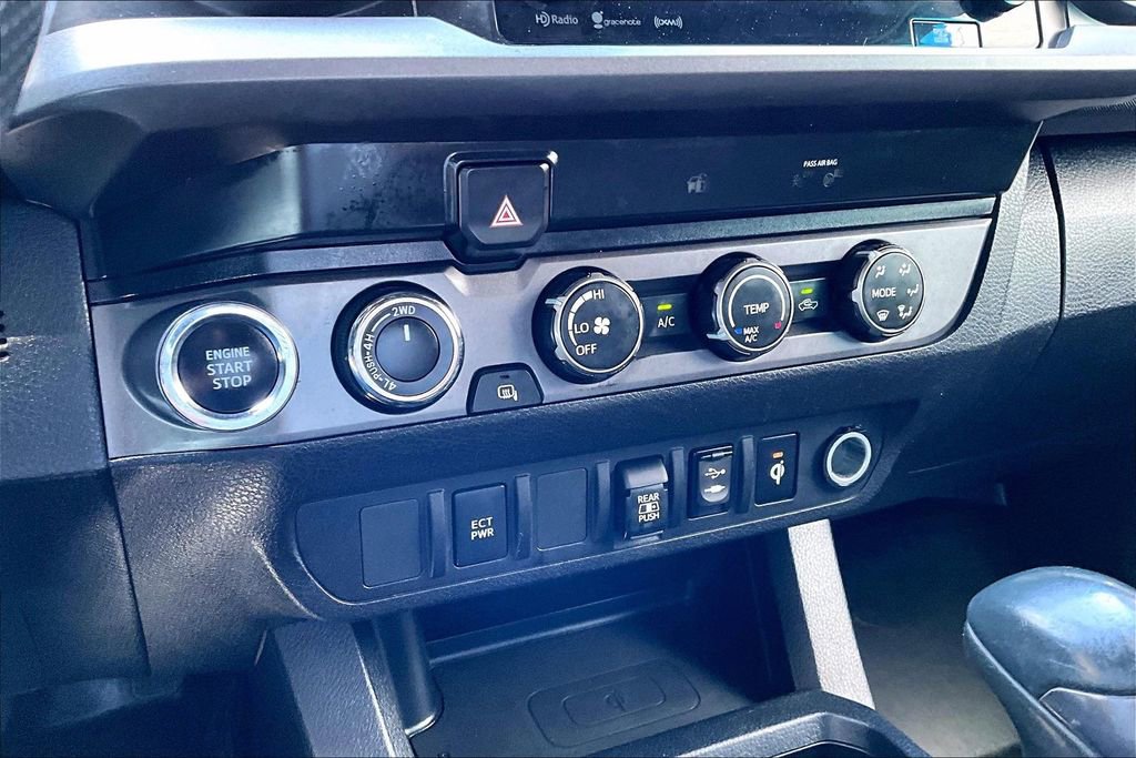 Used 2019 Toyota Tacoma TRD Off-Road AWD/4WD image 11