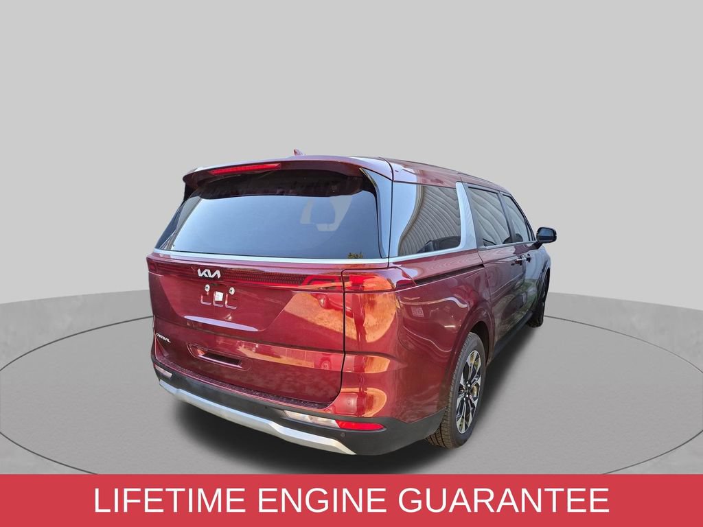 Used 2024 Kia Carnival EX FWD image 3