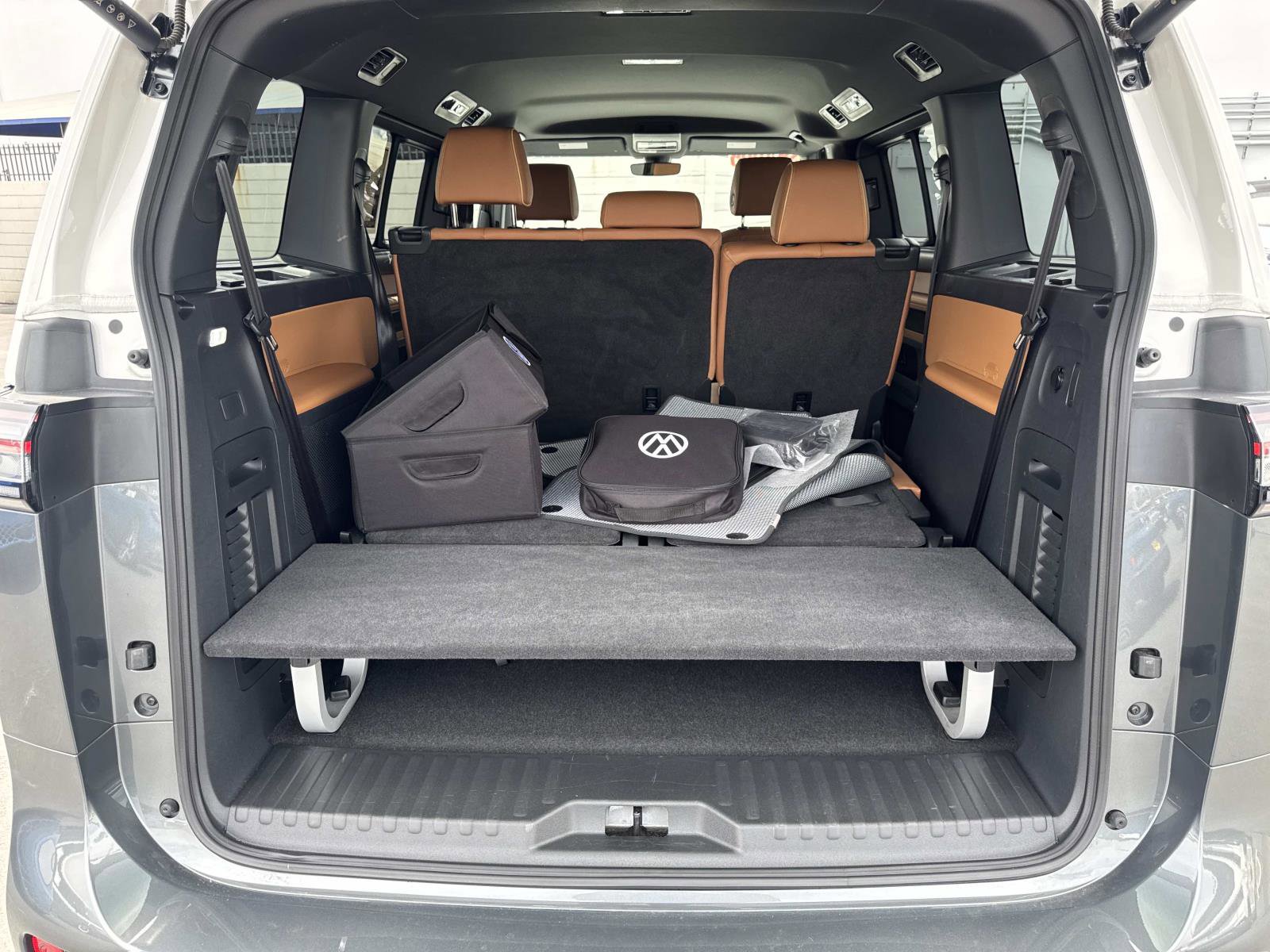 Certified 2025 Volkswagen ID. Buzz Pro S Plus RWD image 5