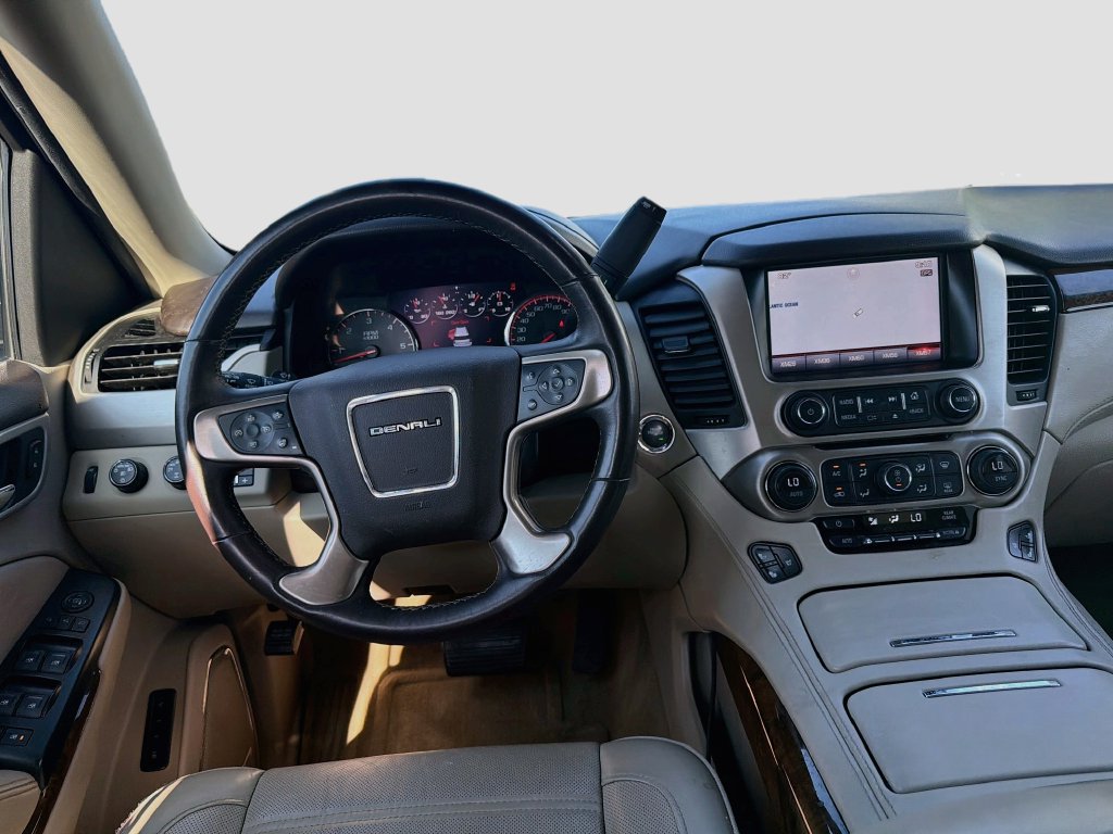 Used 2015 GMC Yukon Denali AWD/4WD image 23