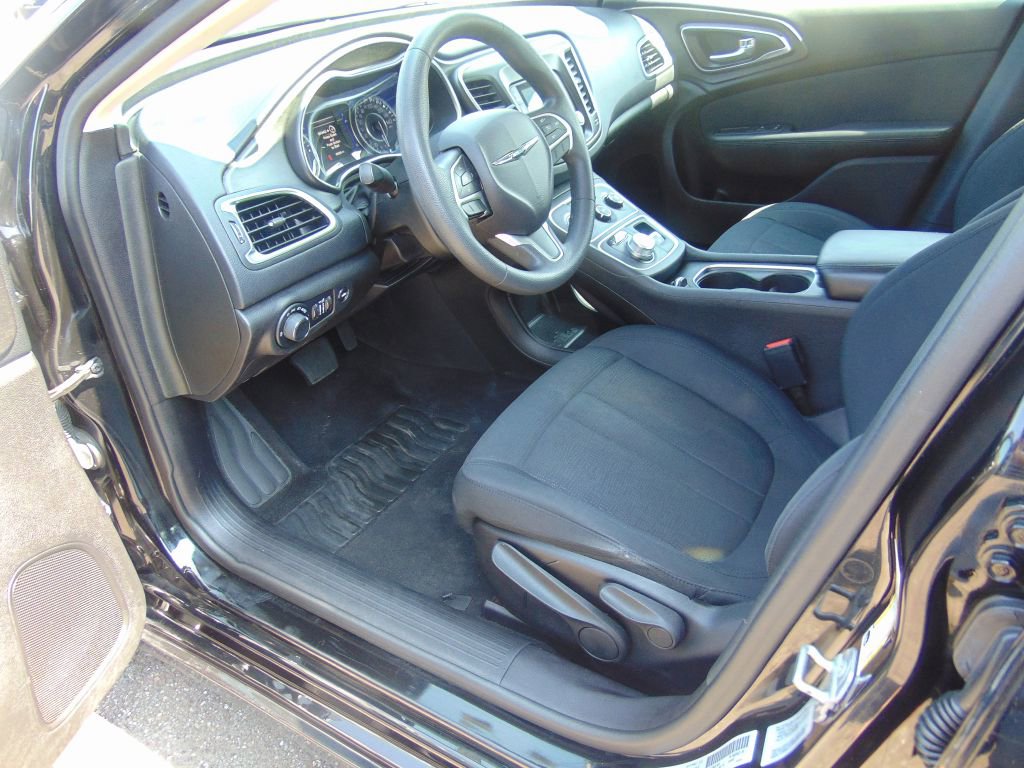 Used 2016 Chrysler 200 LX image 2