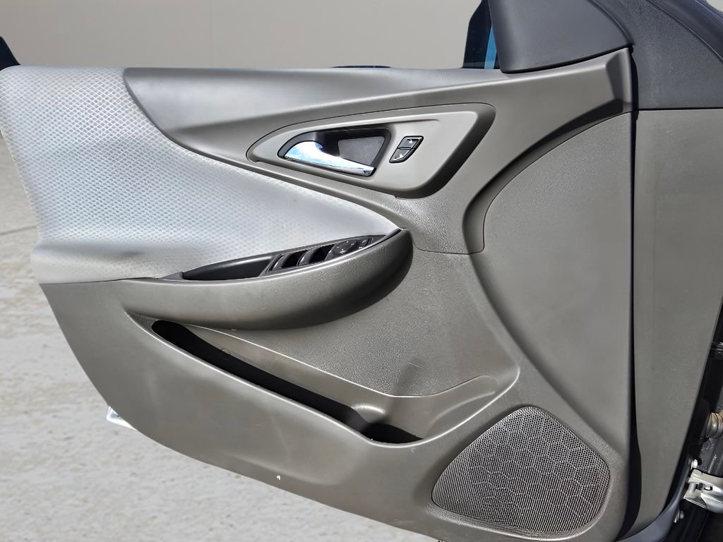 Used 2018 Chevrolet Malibu LS image 16