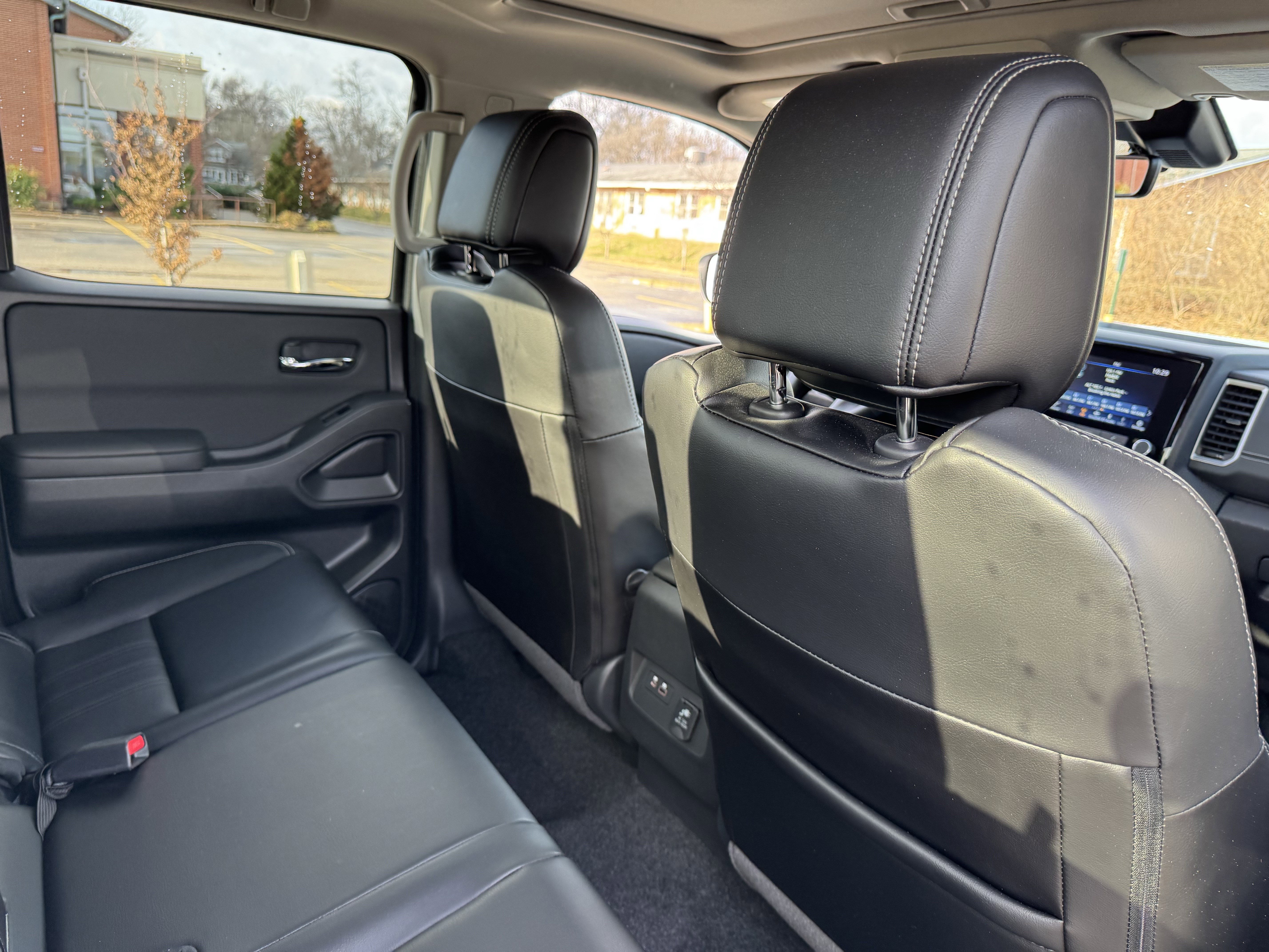 Used 2024 Nissan Frontier SL w/ Technology Package image 37