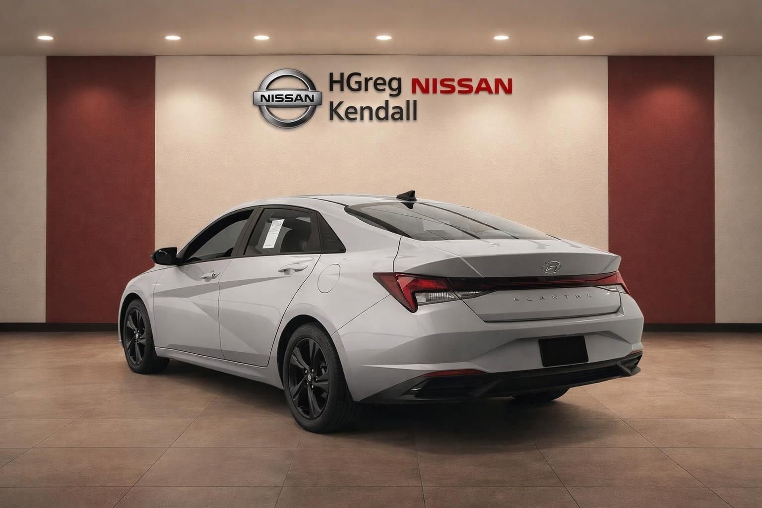 Used 2022 Hyundai Elantra SEL FWD image 4