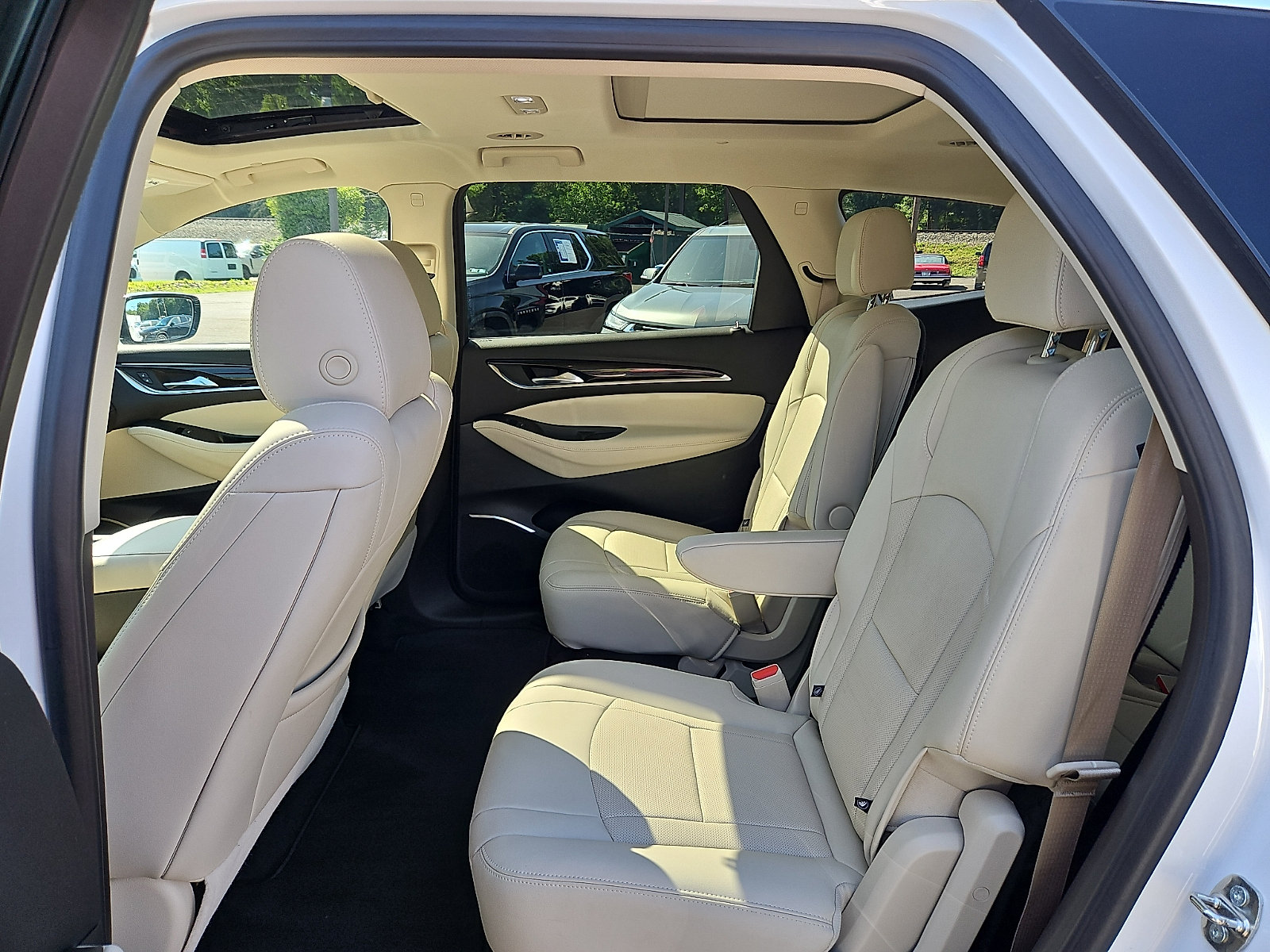 Used 2023 Buick Enclave Essence w/ Experience Buick Package AWD/4WD image 10
