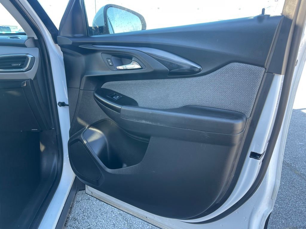 Used 2021 Chevrolet TrailBlazer LT image 24