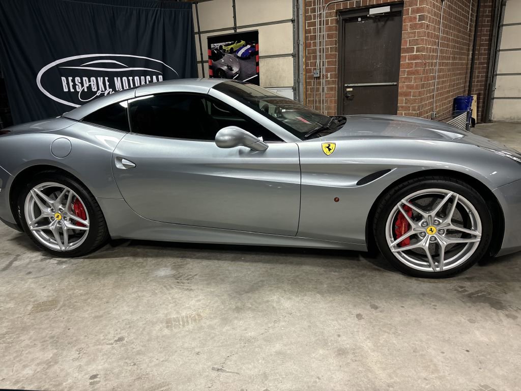 Used 2015 Ferrari California T image 14