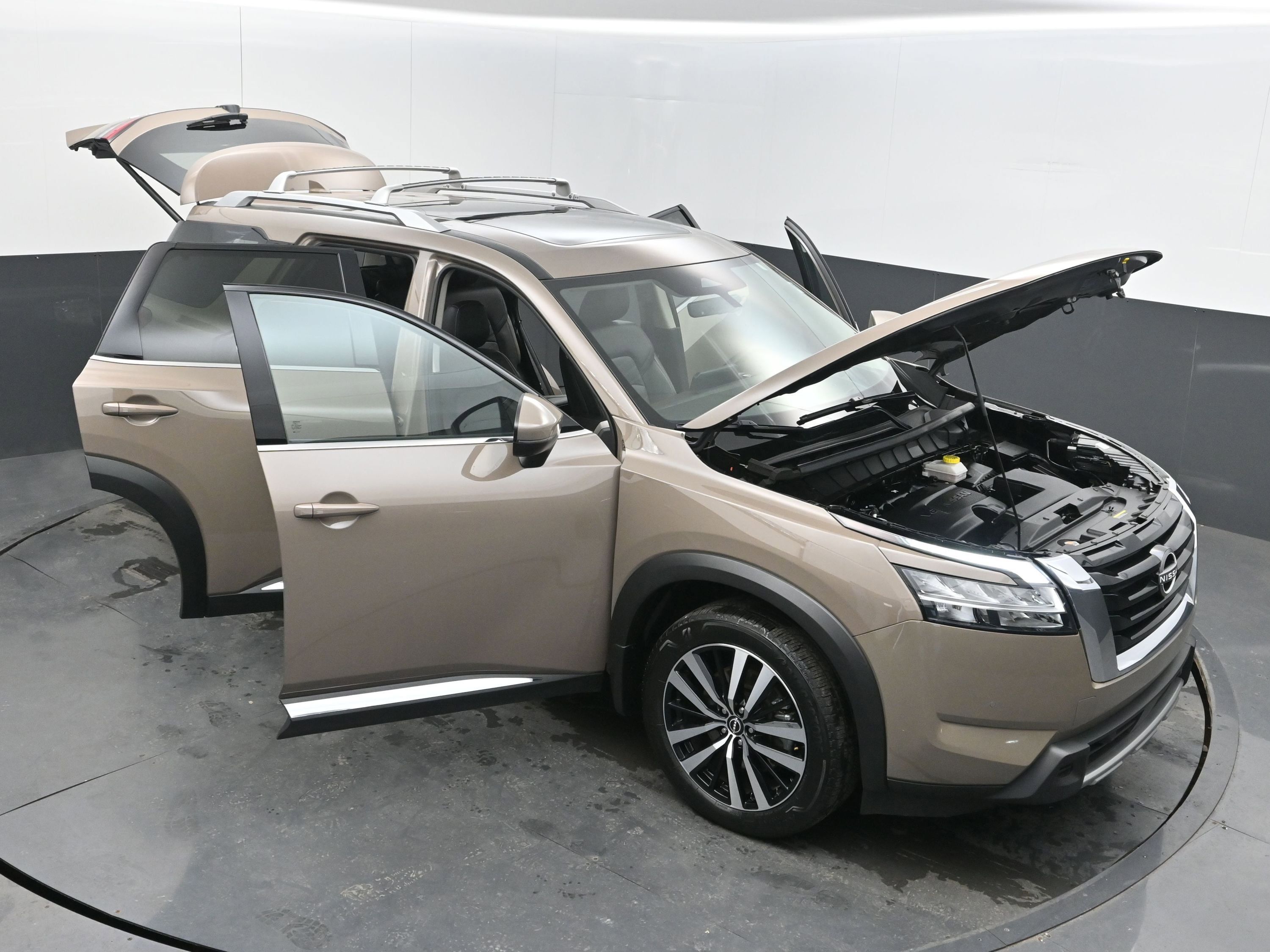 Certified 2024 Nissan Pathfinder Platinum w/ Cargo Package image 39