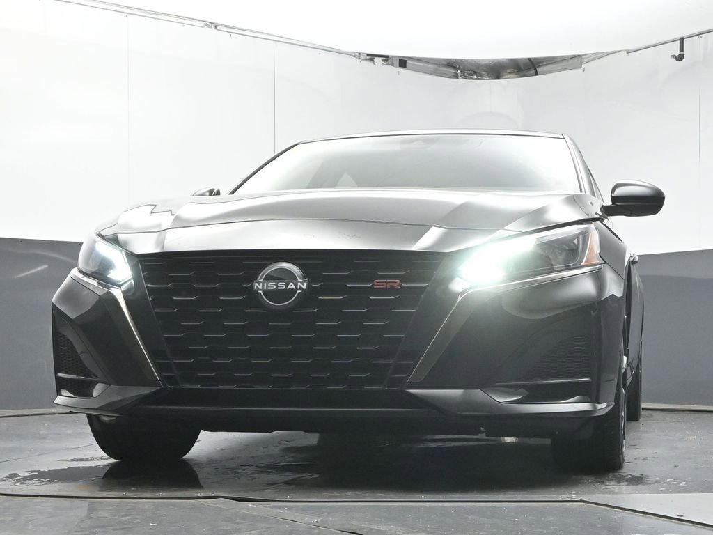 Used 2023 Nissan Altima 2.5 SR image 31