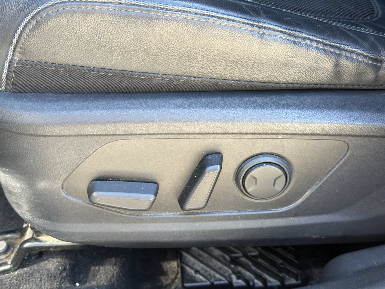 Certified 2022 Hyundai Tucson Limited AWD/4WD image 12