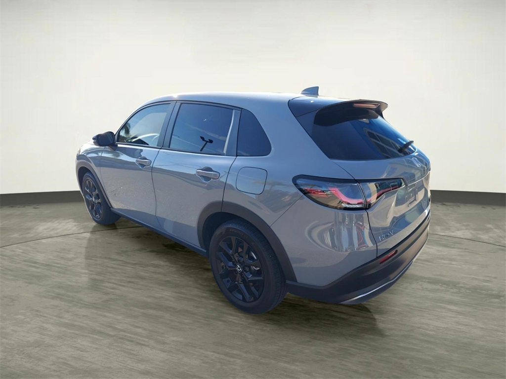 Used 2023 Honda HR-V Sport image 3