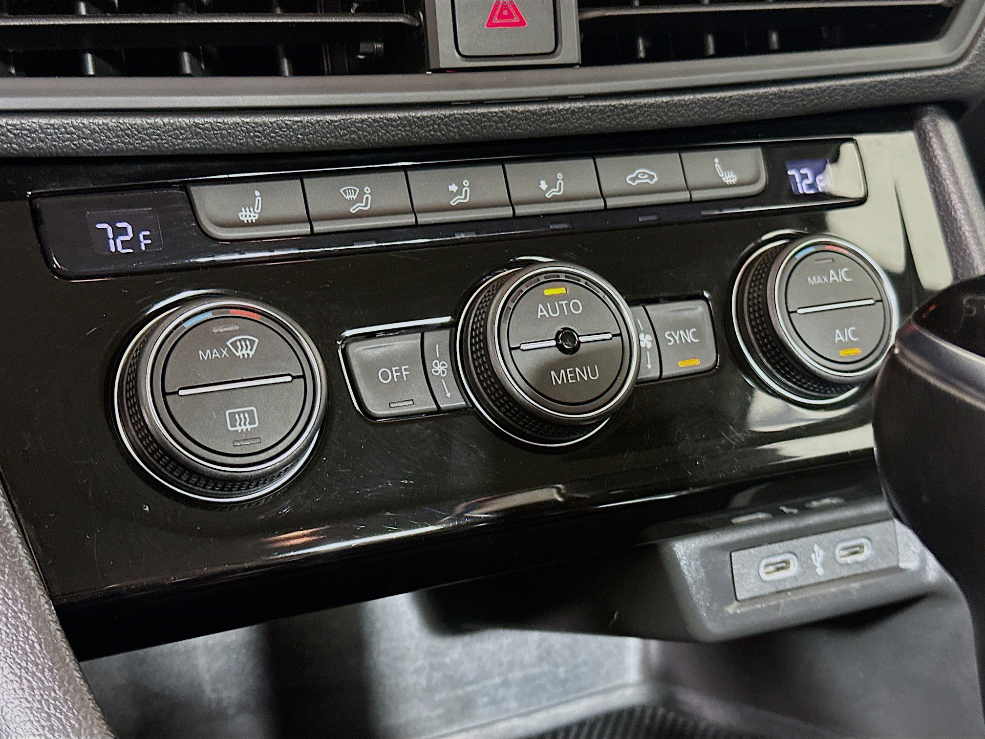 Used 2024 Volkswagen Jetta SE image 23