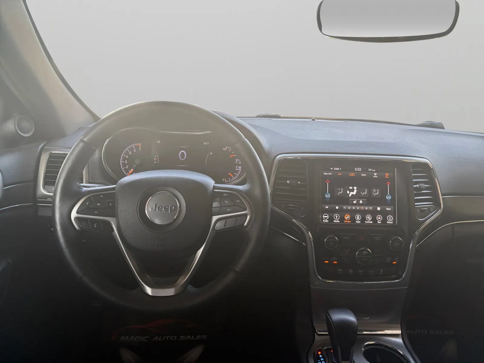 Used 2018 Jeep Grand Cherokee Limited AWD/4WD image 28