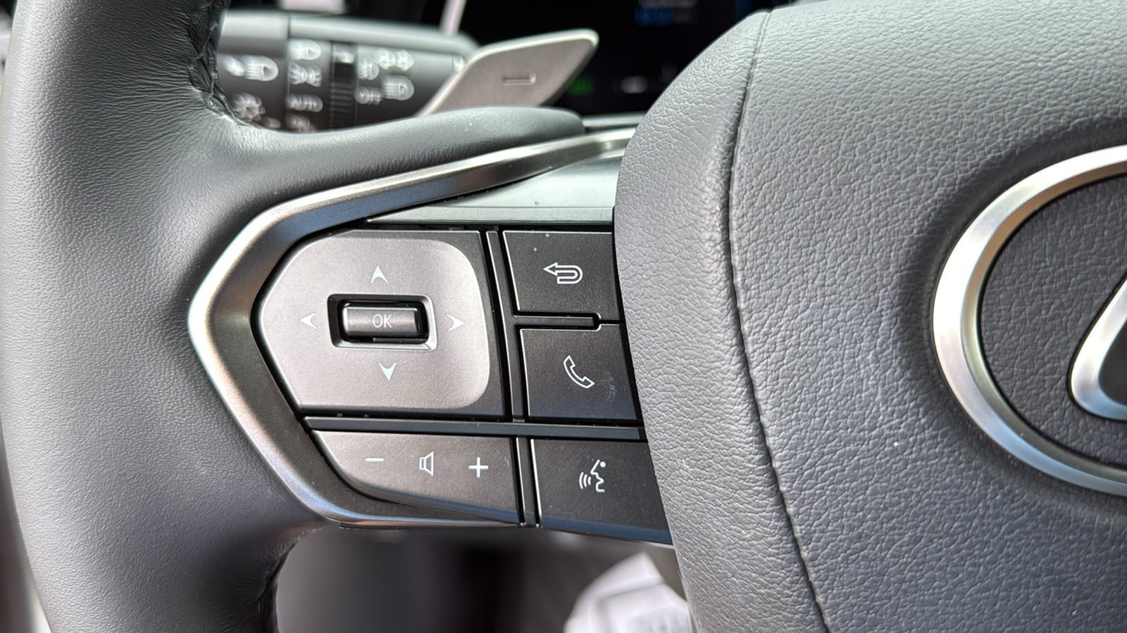 Used 2025 Lexus RX 350 Premium w/ Convenience Package AWD/4WD image 12