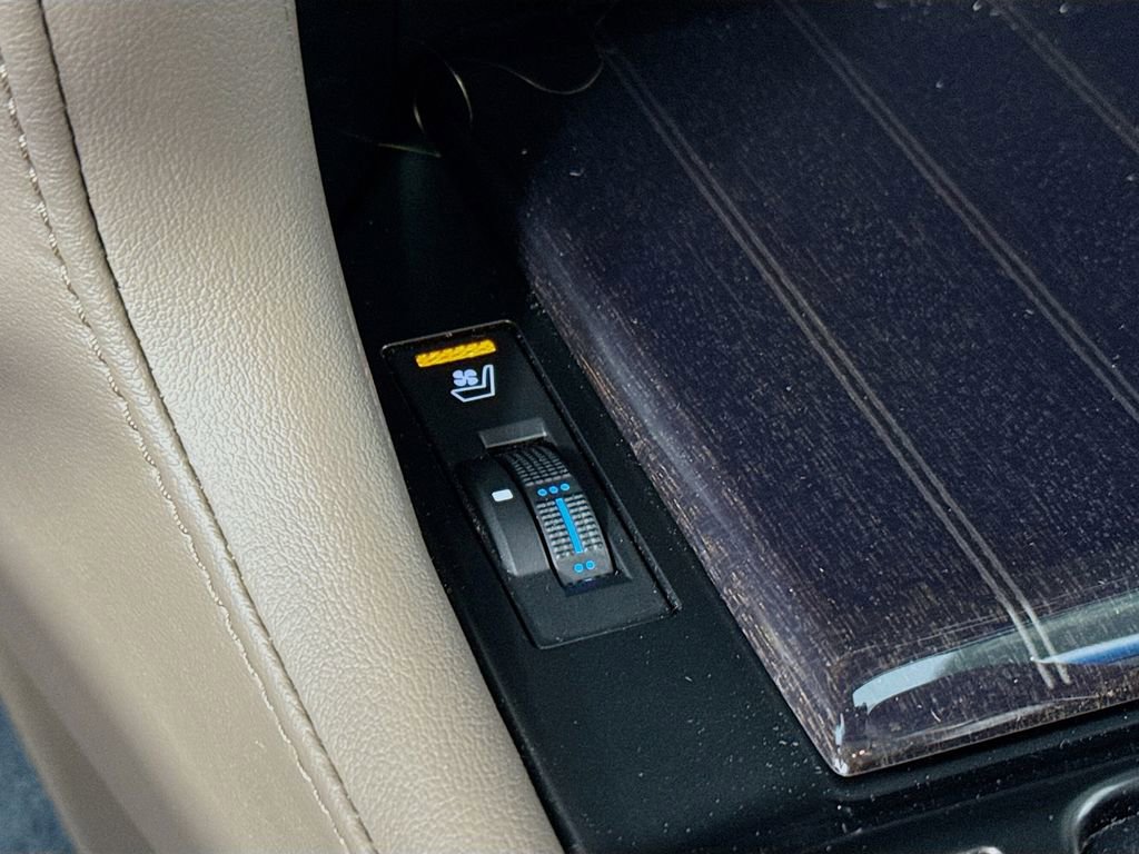 Used 2023 Lexus GX 460 Premium image 20