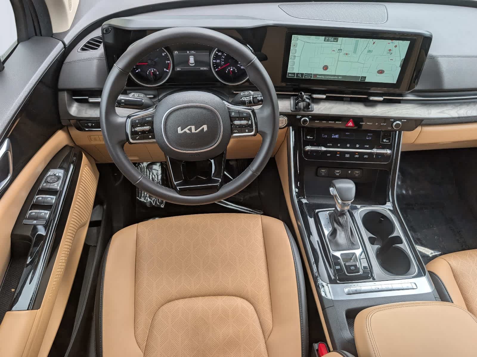 Used 2024 Kia Carnival EX FWD image 19